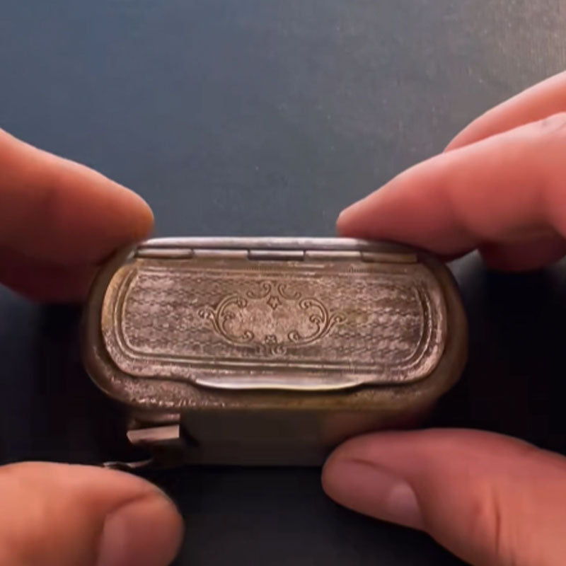 🔥🏕️ Vintage Pocket Flame Box