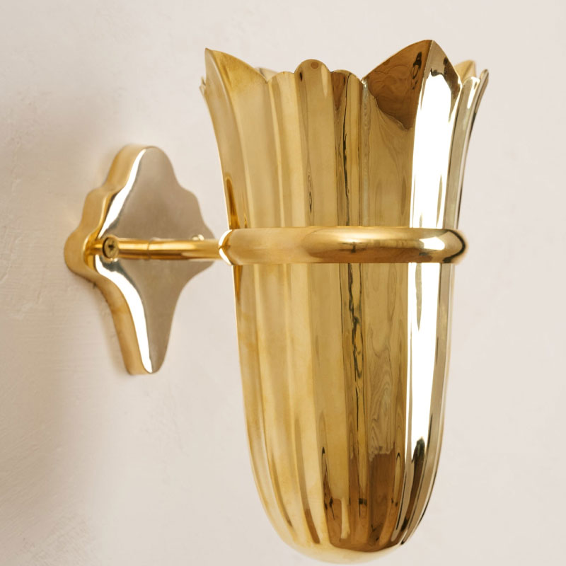 Luxury Wall-Mounted Vase — An Elegant And Space-Saving Floral Display