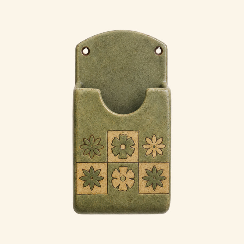 Vintage Wall-Mounted Phone Holder – Decorative Phone Dock